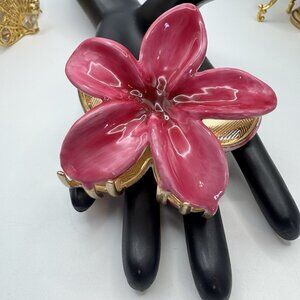 ZARA CHUNKY FLORAL HAIR CLIP PINK ENAMEL AND GOLD TONE METAL PRETTY
